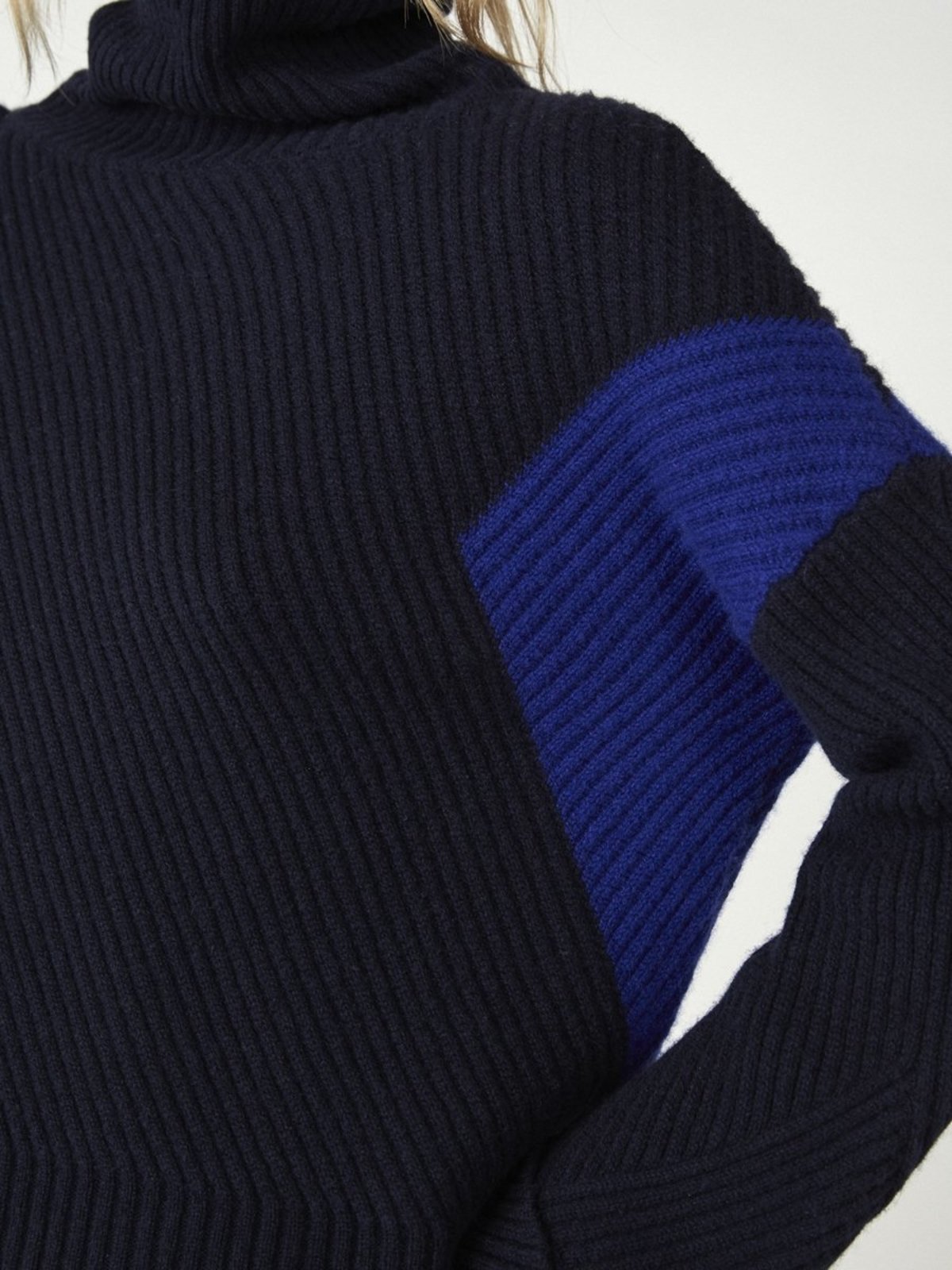 PULL COL - Image 3 of 3