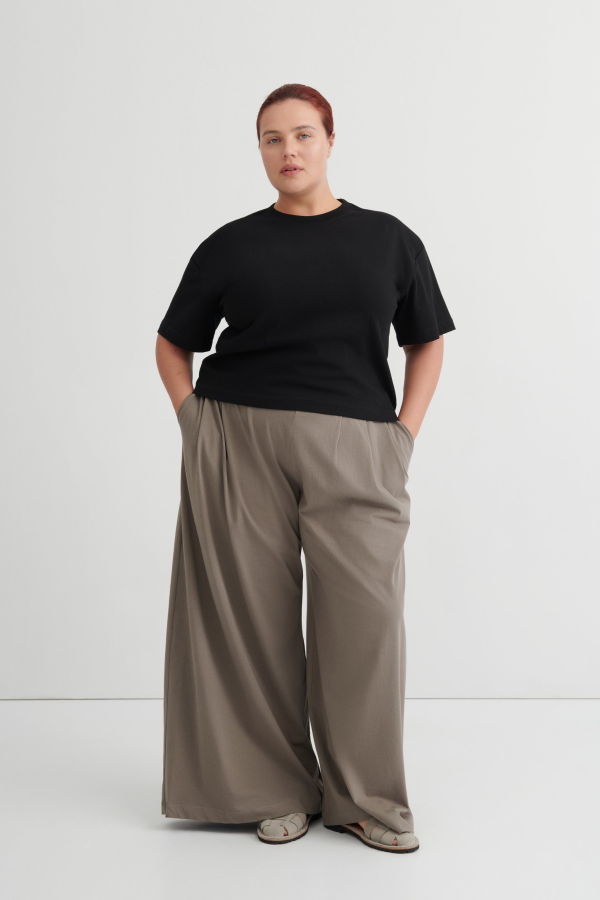 Kowtow Stance Tee - Black
