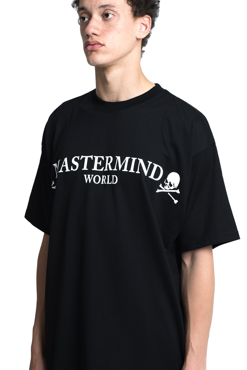 【関税込み】MASTERMIND WORLD ブラック サイドポケット Tシャツ Mastermind World ロゴ Tシャツ 通販 - FARFETCH