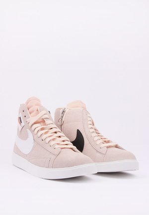 nike blazer mid rebel on feet