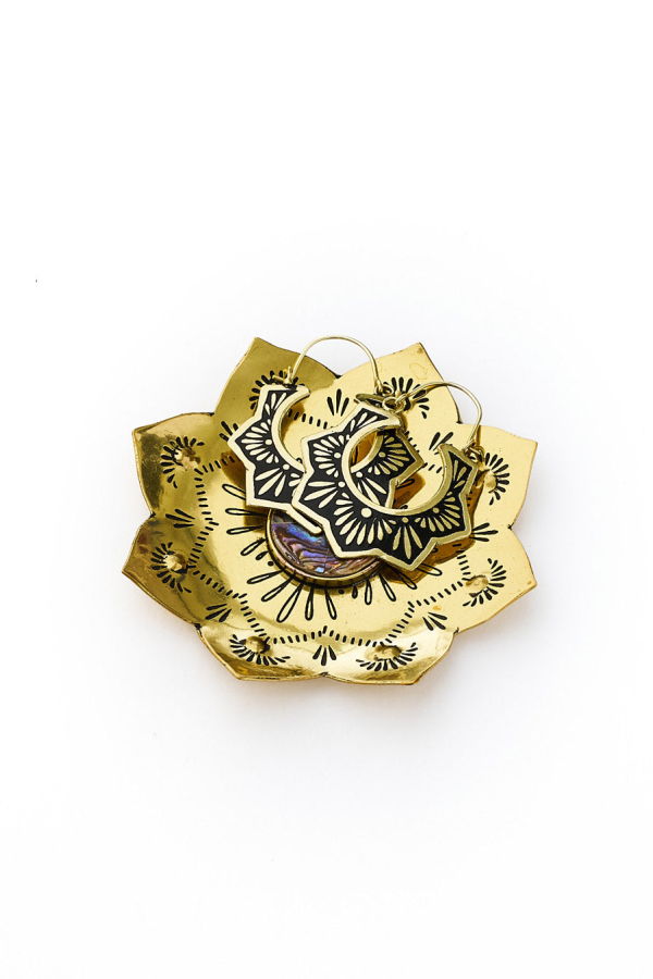 Matr Boomie Kairavini Lotus Catch All Tray - Brass/Abalone