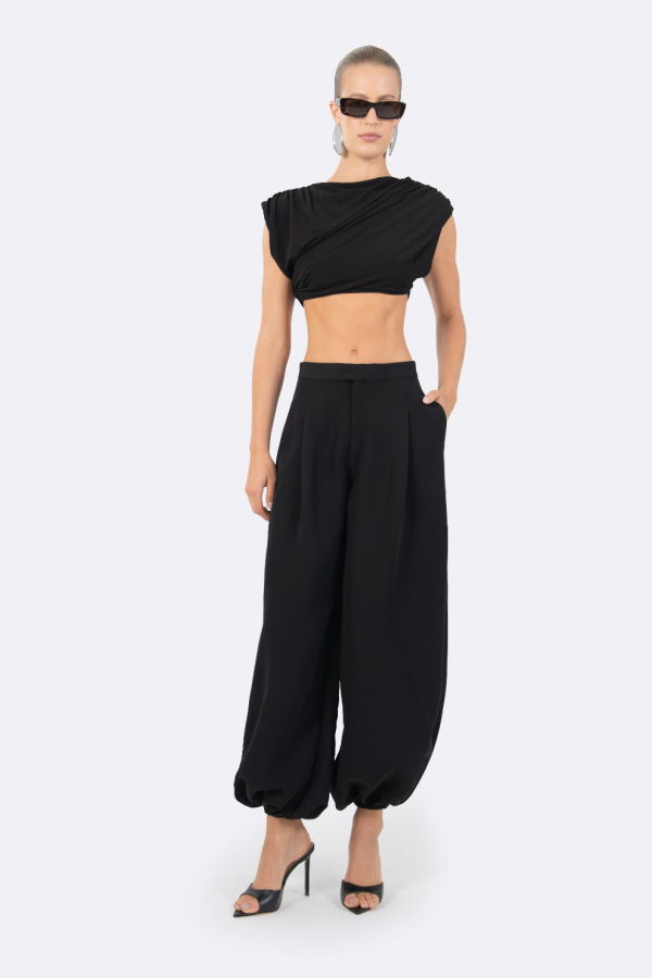 Nonchalant Label Lucinda Crop Top - Black