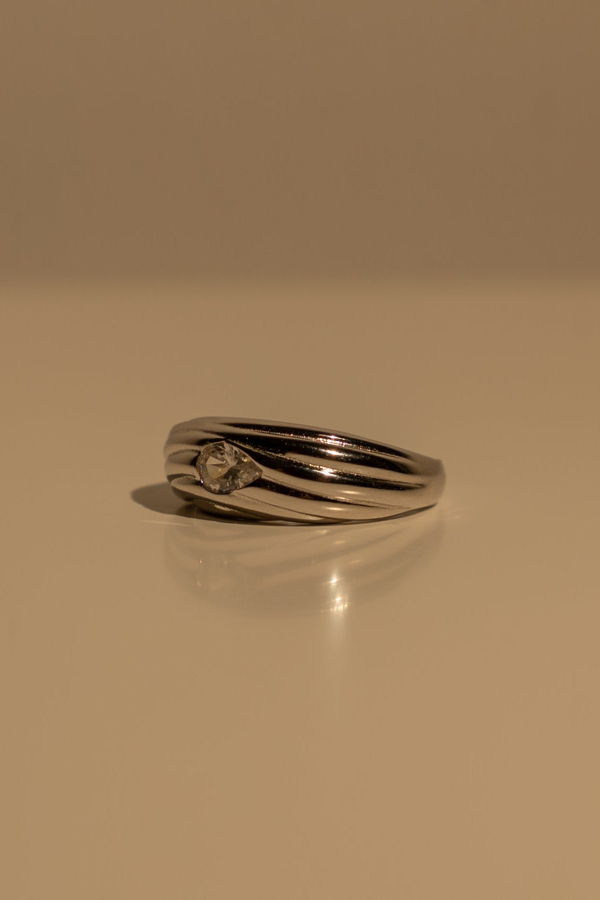 Milk & Rose Tara Ring