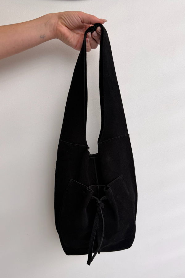 About Arianne Saco Shoulder Bag