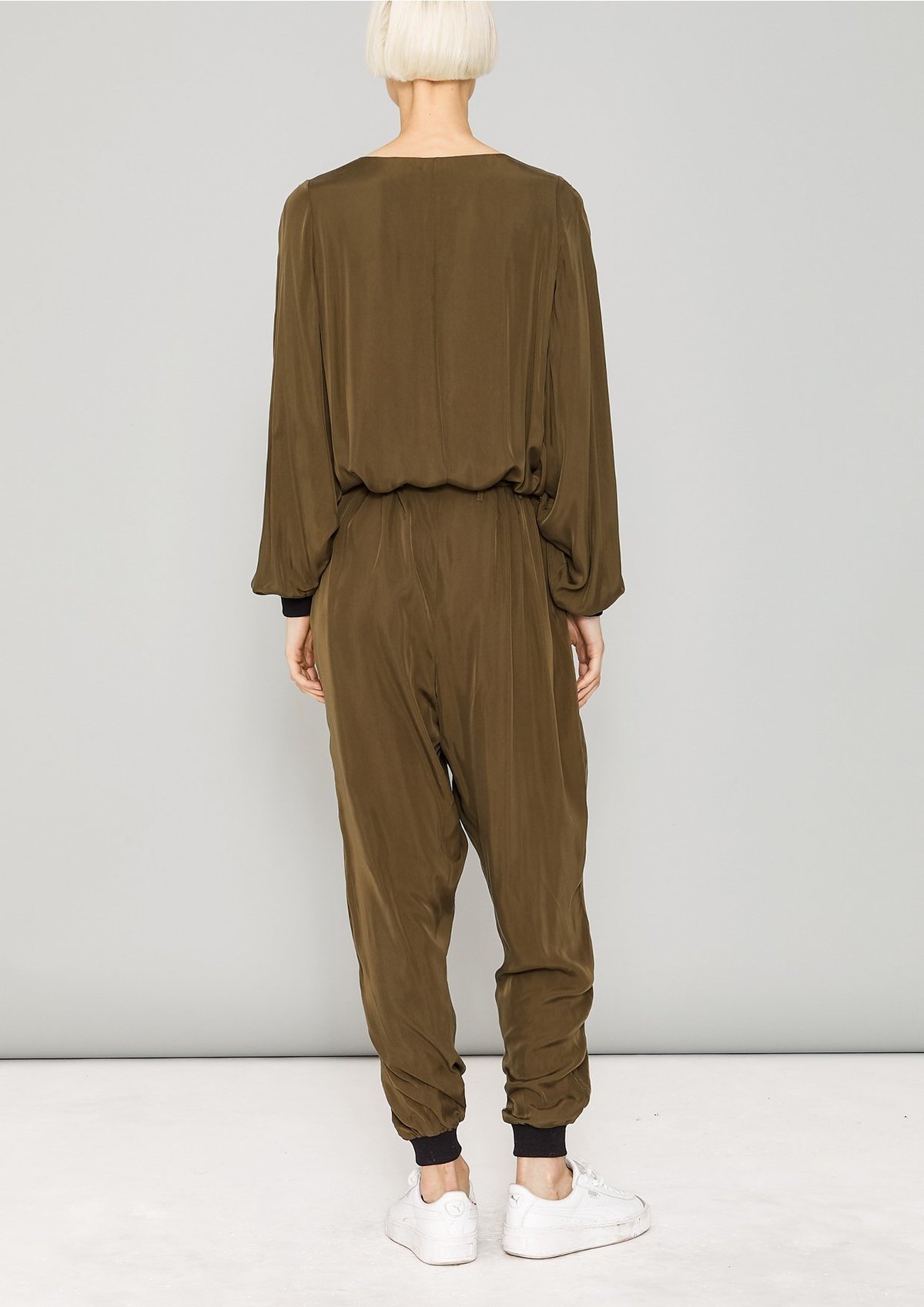 unisex Berenik LONG OVERSIZED SILKY CUPRO JUMPSUIT - khaki - Image 6 of 8