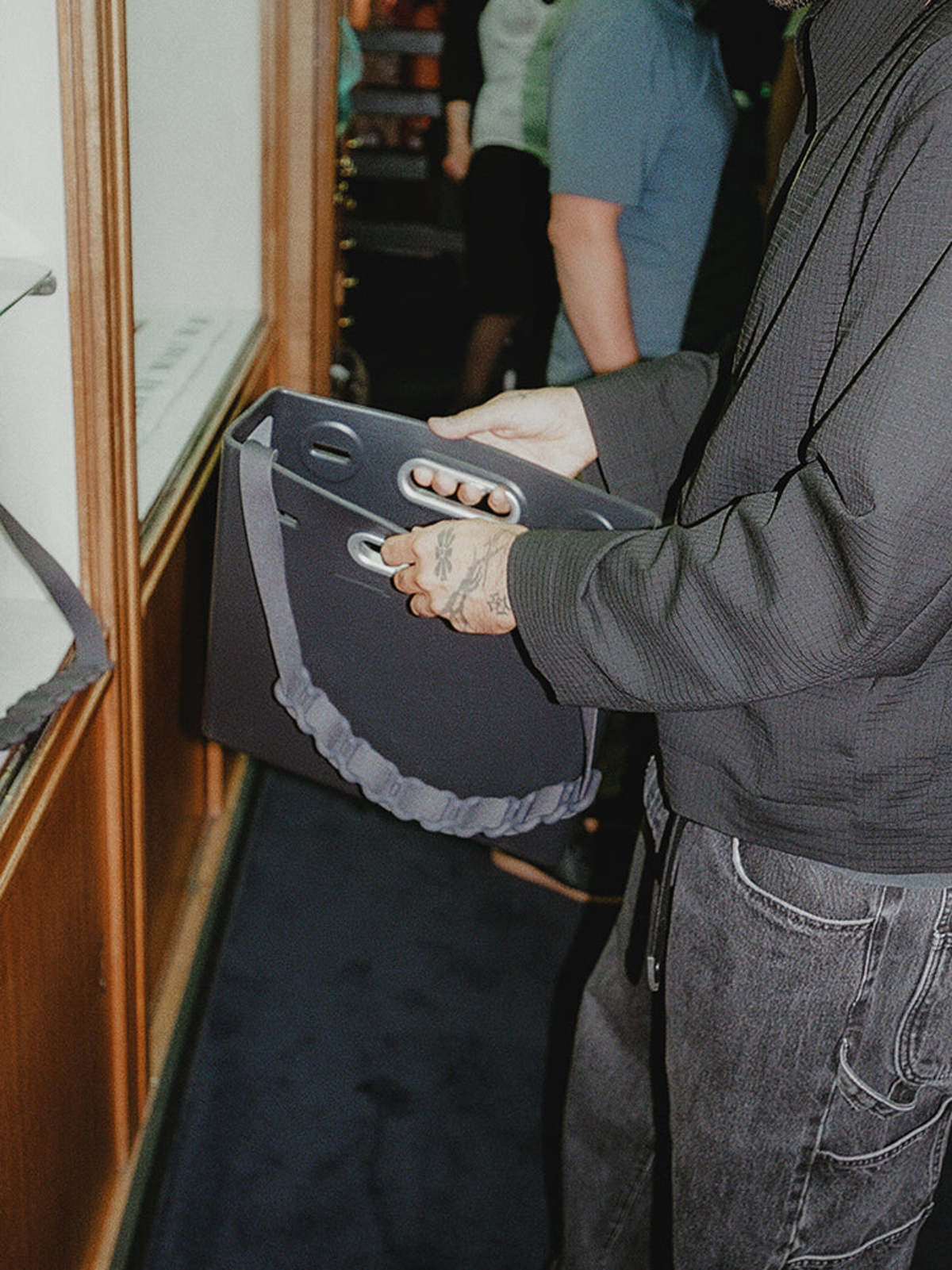 Parsel East West Medium Clutch - Deep - Image 5 of 5