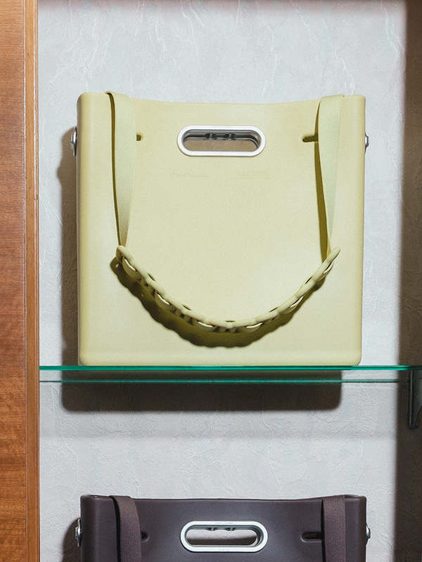 Parsel East West Clutch Medium Bag - Oxide