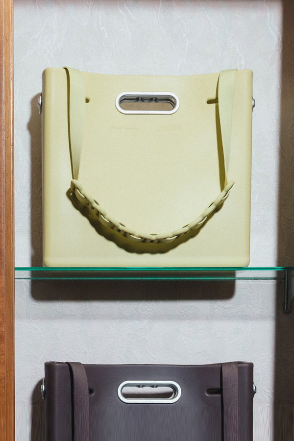 Parsel East West Clutch Medium Bag - Oxide