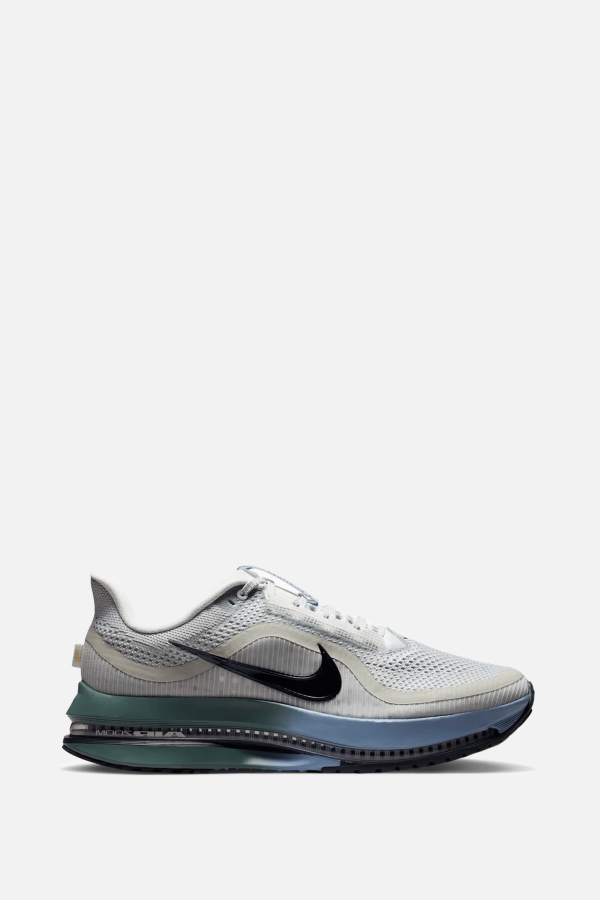 Nike Pegasus Premium Sneakers