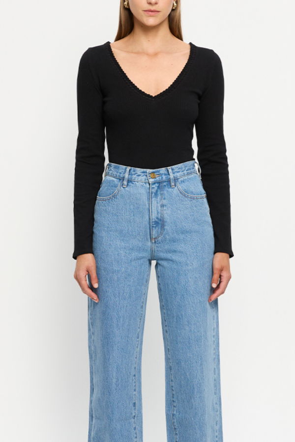 Kivari Tallulah V-Neck Top - Black