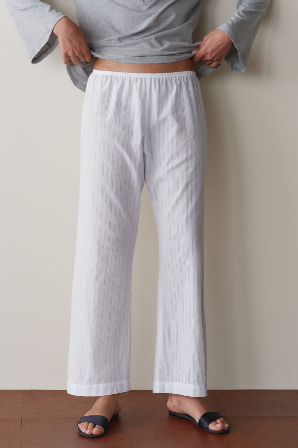 Donni. The Eyelet Pop Simple Crop Pant - Powder