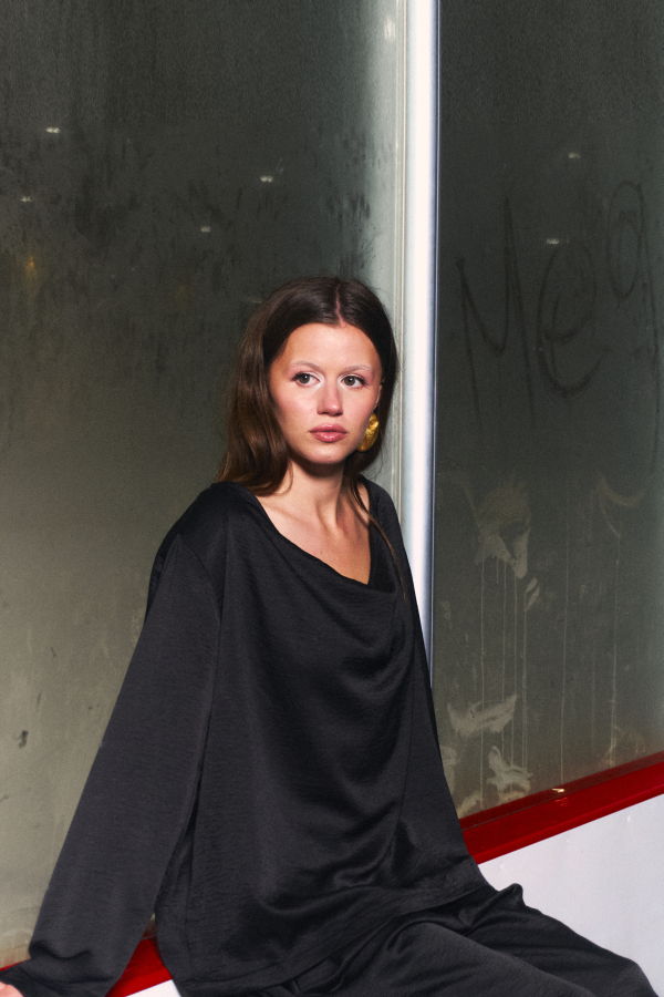 Meg Goalie Cowl Top