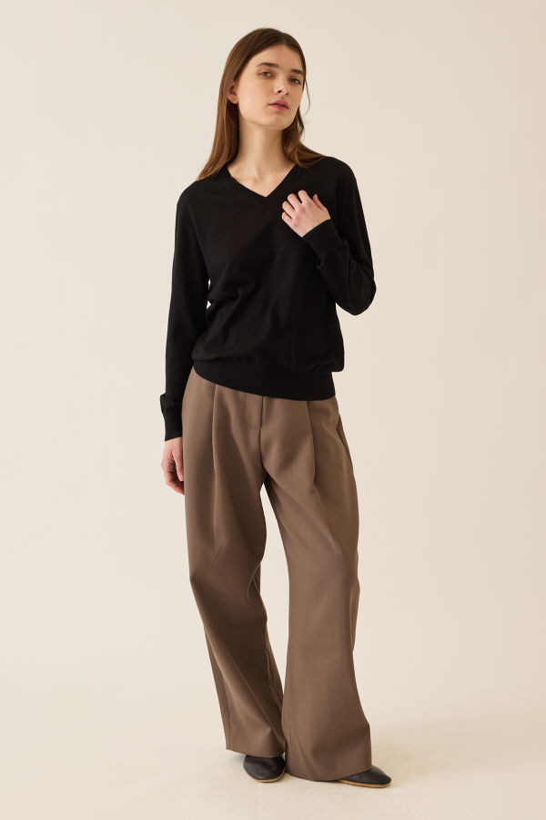 DEMYLEE Blythe Superfine Cashmere Sweater