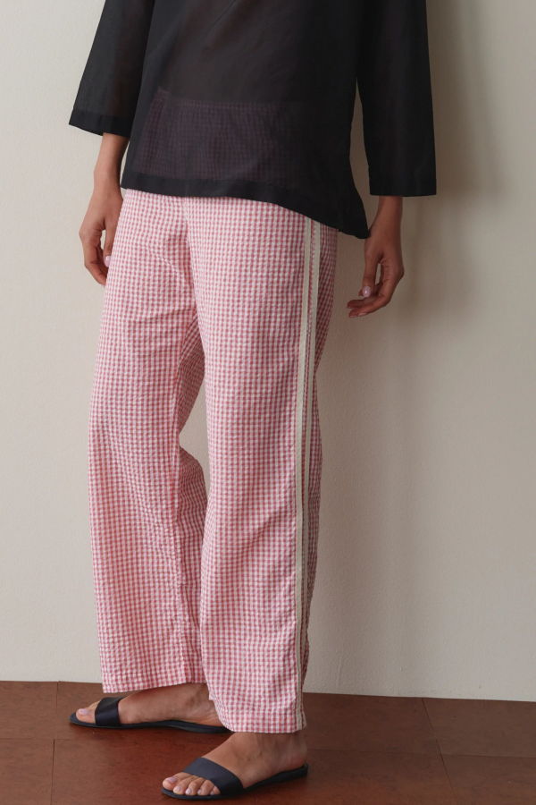 Donni. The Cotton Gingham Stripe Cropped Pant - Rhubarb