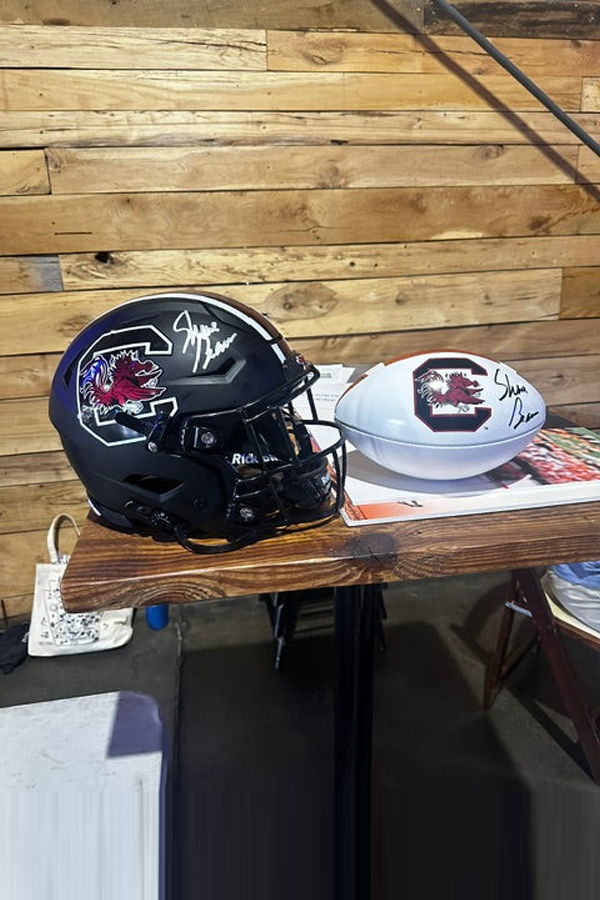 Maison Avenir South Carolina Gamecocks Football Signed by Shane Beamer