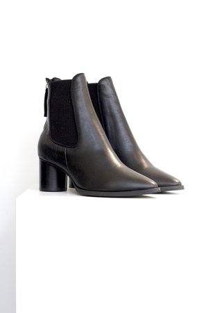 sol sana ashton boot