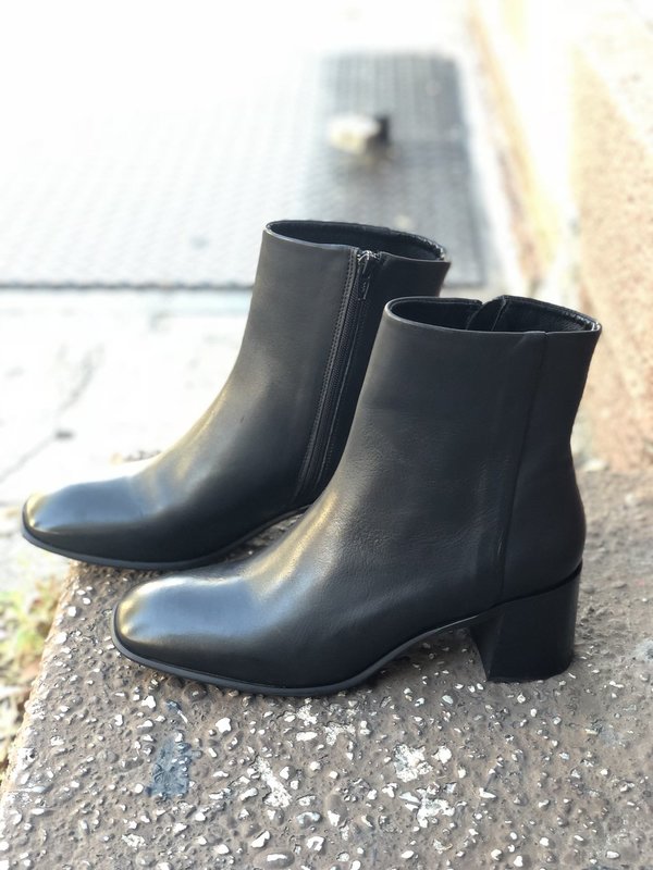 E8 by Miista Stina Smooth Leather Boot Black