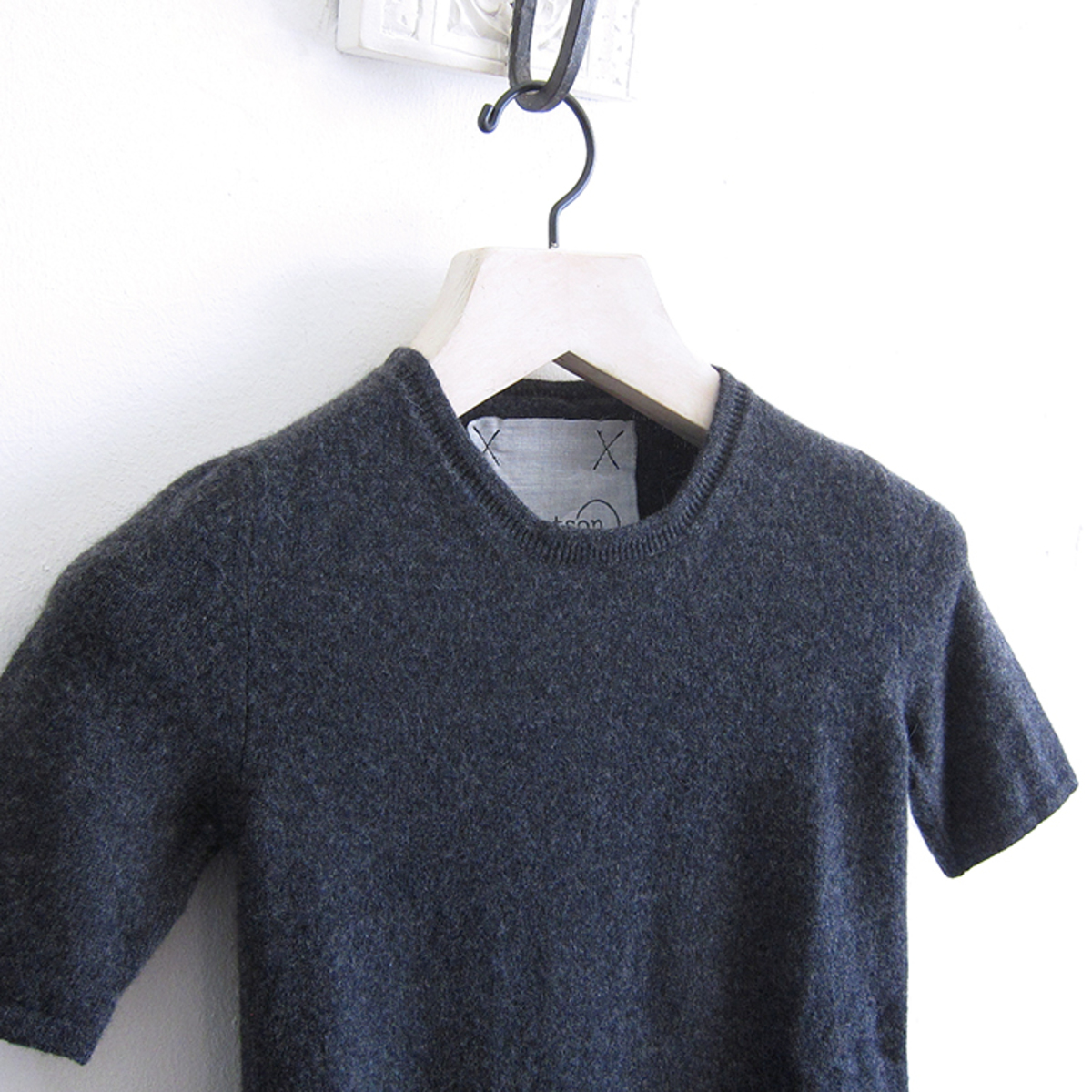 MJ Watson Cashmere Tee - Anthracite - Image 2 of 3