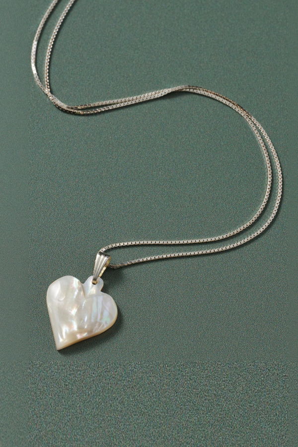 Ten Thousand Villages Mother of Pearl Heart Pendant Necklace