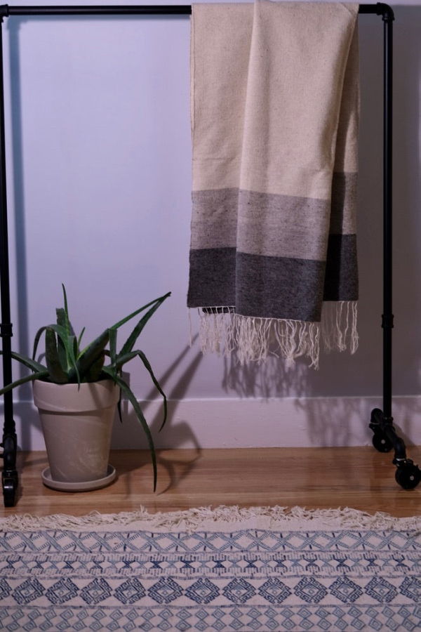 TŪNIQ Oversized Shawl Block Weave