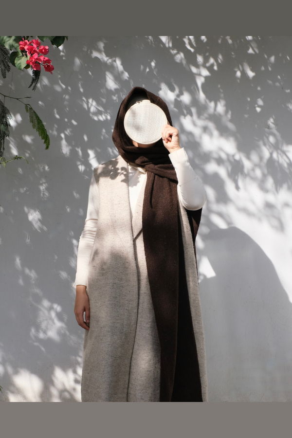 TŪNIQ The Hooded Scarf