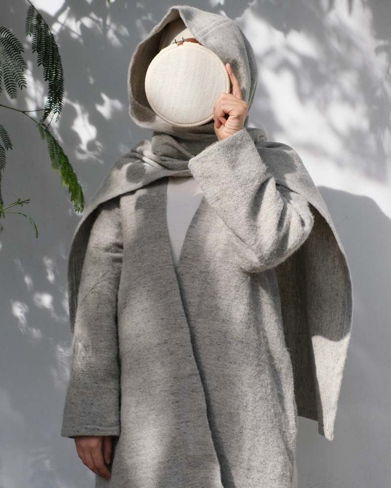 TNIQ The Hooded Scarf
