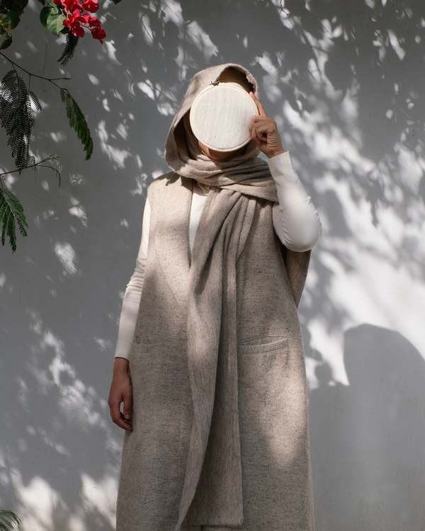 TNIQ The Hooded Scarf