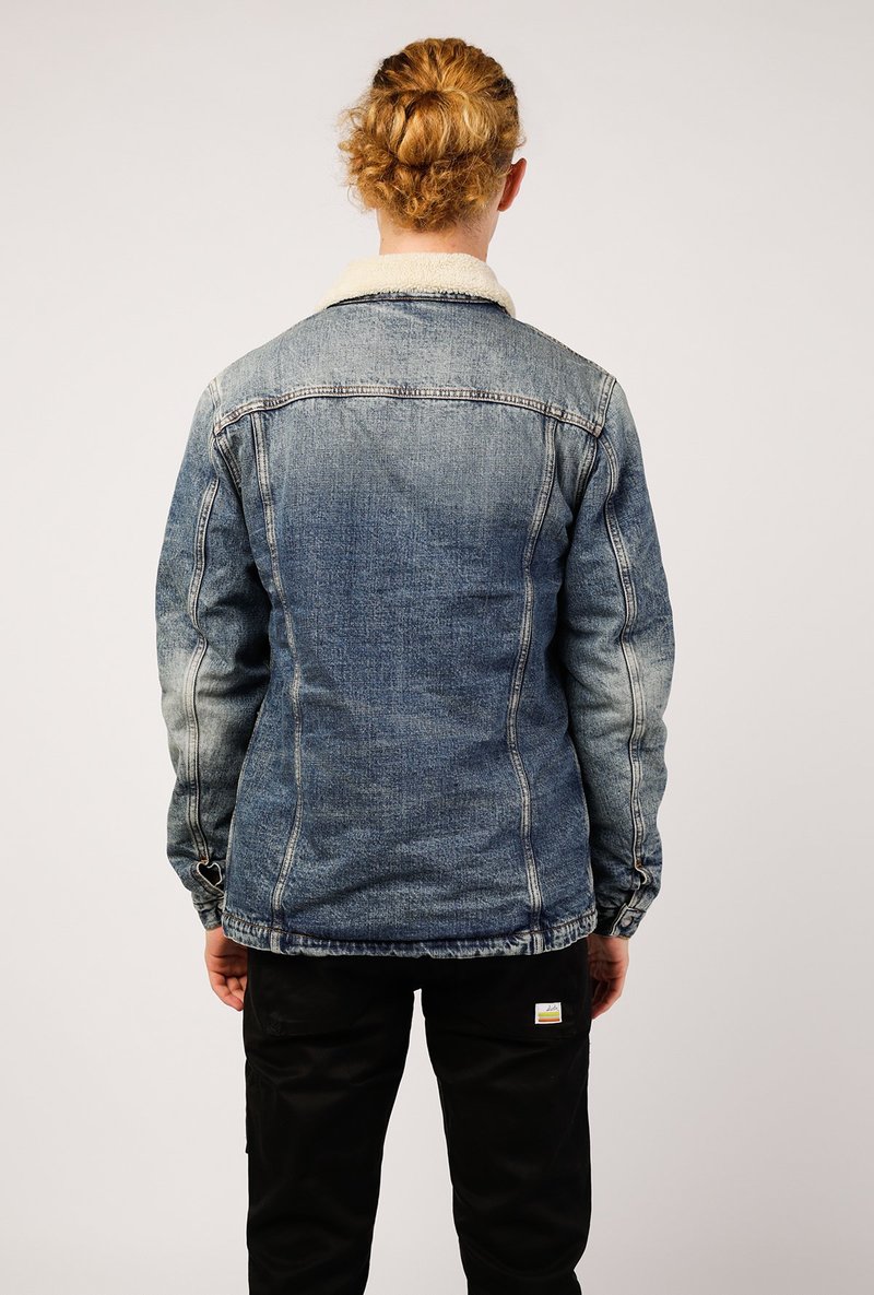 未使用タグ付き！NUDIE JEANS Lenny チェックボアジャケット！ 未使用タグ付き NUDIE JEANS Lenny チェックボアジャケット
