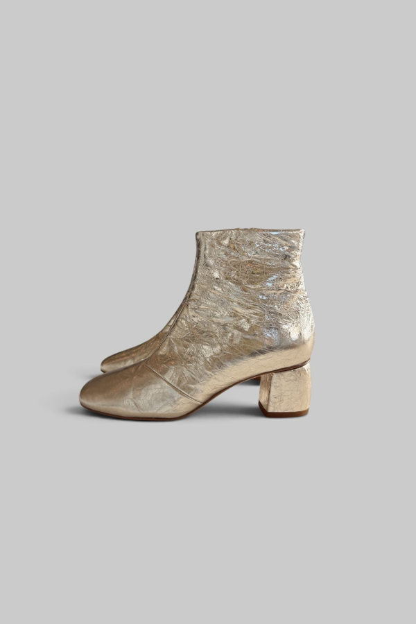 Forte Forte My Alma Laminated Craquelé Leather Ankle Boots - Platino