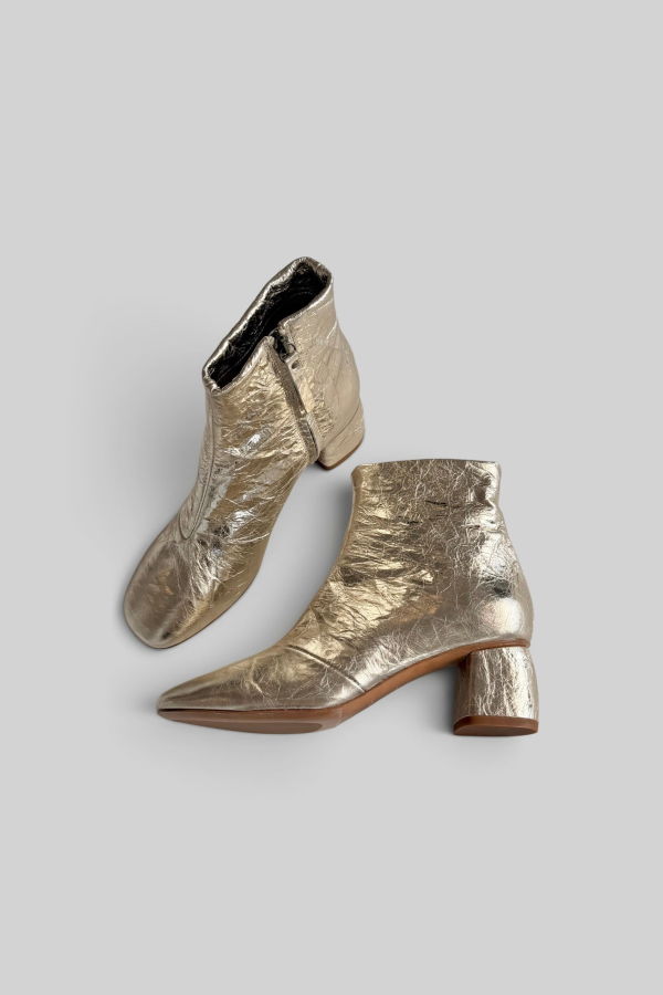 Forte Forte My Alma Laminated Craquelé Leather Ankle Boots - Platino