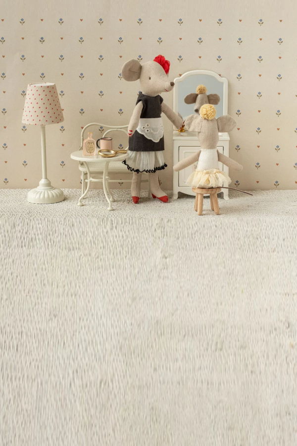 KIDS Maileg Mouse Beautician Mum Doll - White