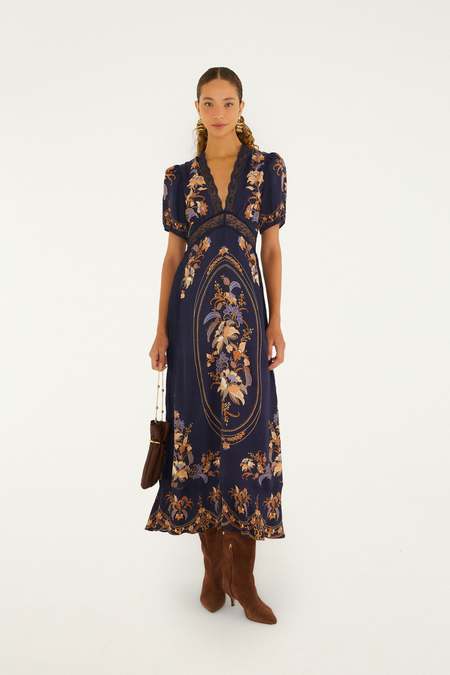 farm rio blue beauty bouquet long sleeve maxi dress - care-instructions::wrinkle-resistant-linen-care Embrace effortless charm with Embellished Long Sleeve Backless Isolation:Demi-season