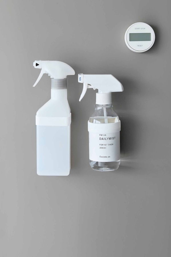Yamazaki Home Magnetic Bottle Holder Silicone