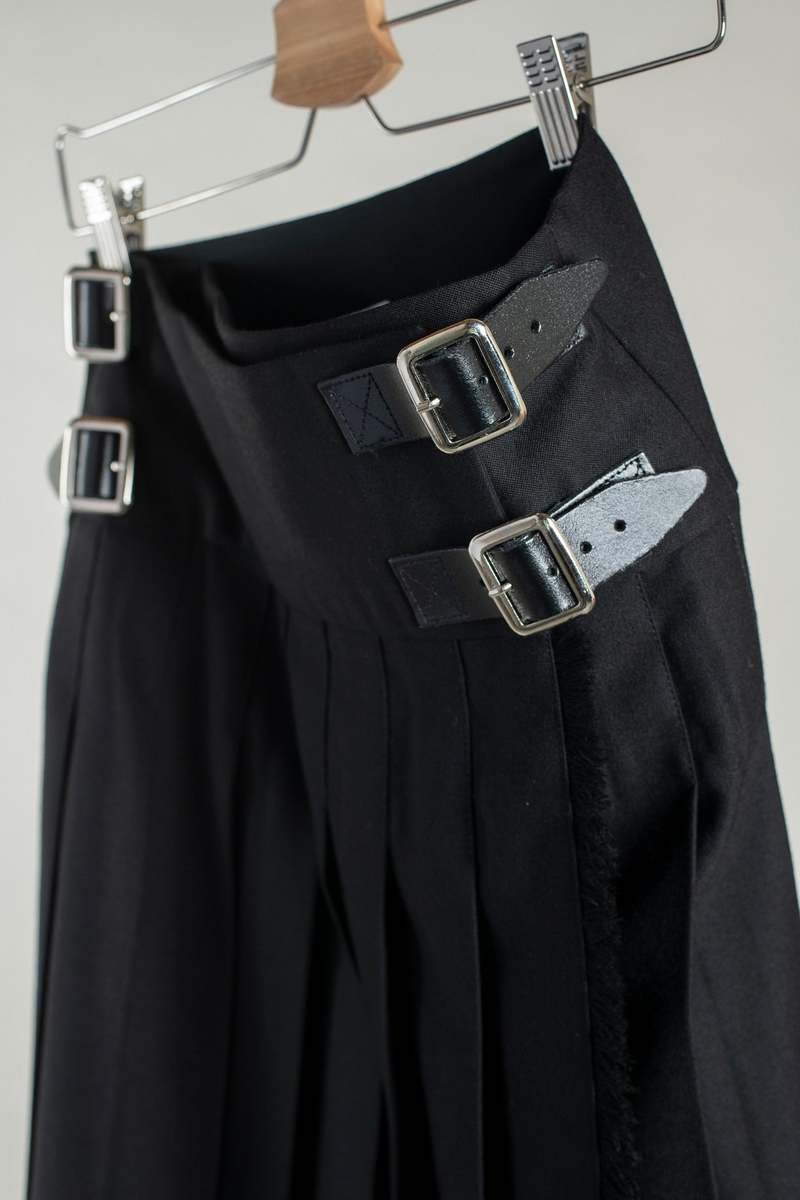 Le Kilt Midi Kilt Skirt - Black Oban