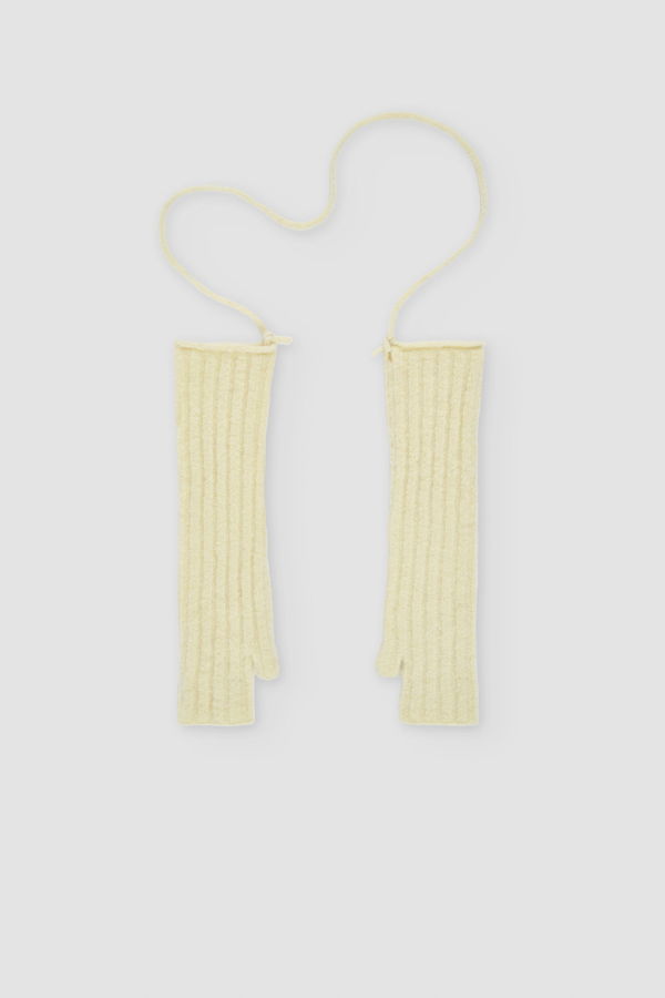 Rus Mijikai Mittens - Butter