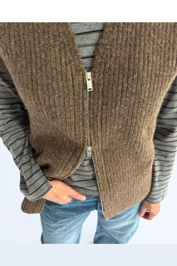 Rus Ishi Vest