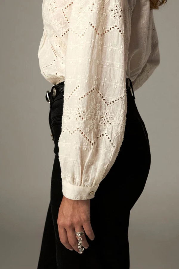 Maison Hotel Renata Blouse