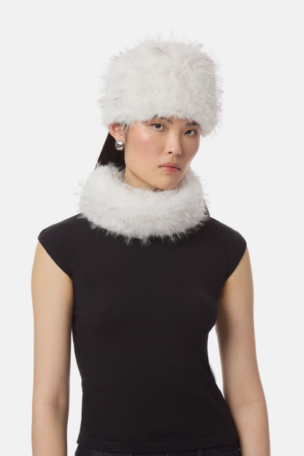 APPARIS Margot Tipped Fox Pillbox Hat - Blanc Multi