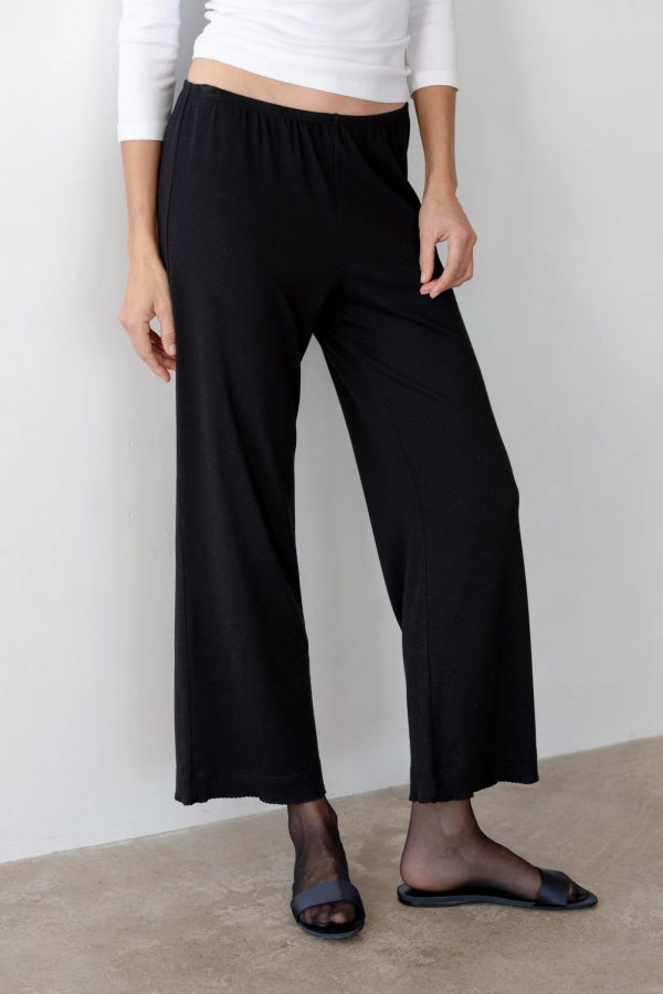 Donni. The Baby Rib Scallop Pant