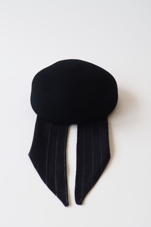 Clyde Jeanie Beret with Neck Scarves