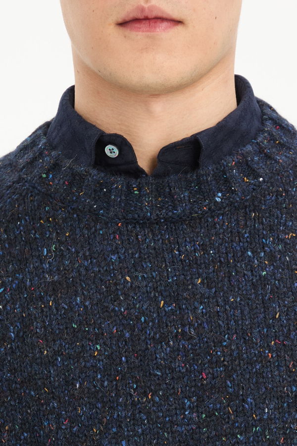 Delikatessen Crewneck Raglan Sweater in a Sustainable Melange Yarn