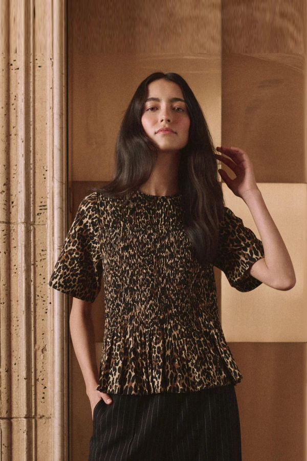 The Great. The Smocked Flounce Top - Tan Leopard