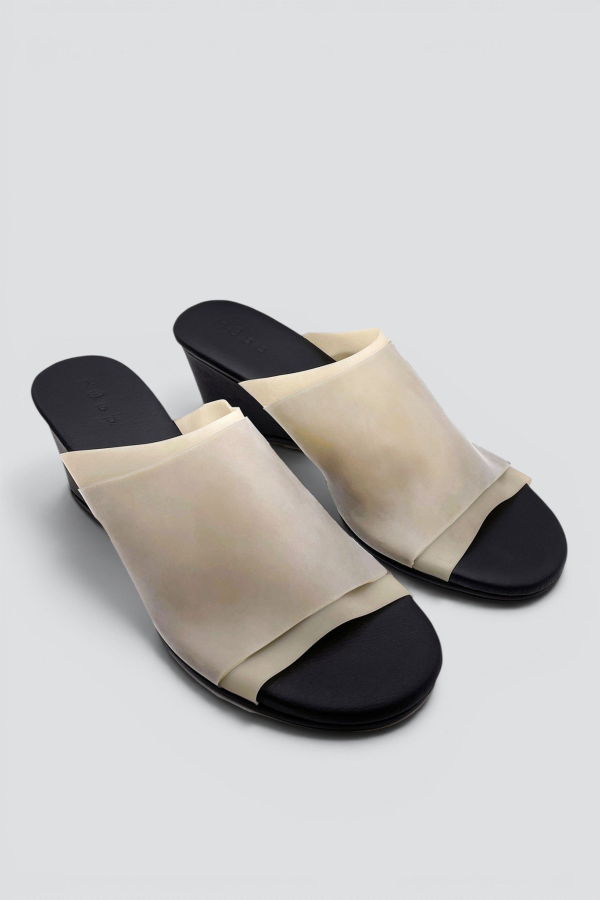 HOPP Natural Nana Latex Slide