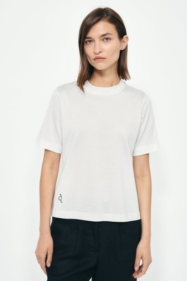 DĀL THE LABEL Shams "The Essential" T-Shirt