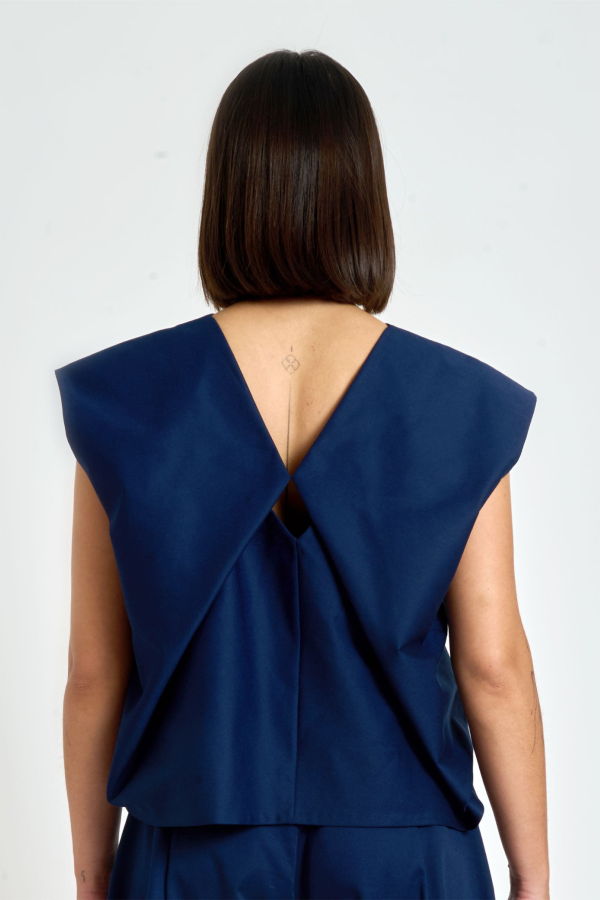 KAAREM Lotus Cropped Folded Back Top