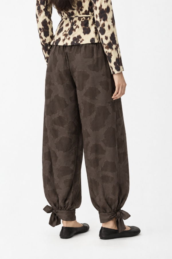 Carmen Says Brown Crush Pants