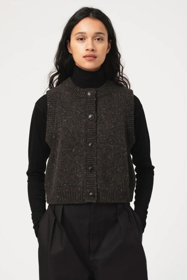 Girls of Dust Welsh Vest - Asphalt