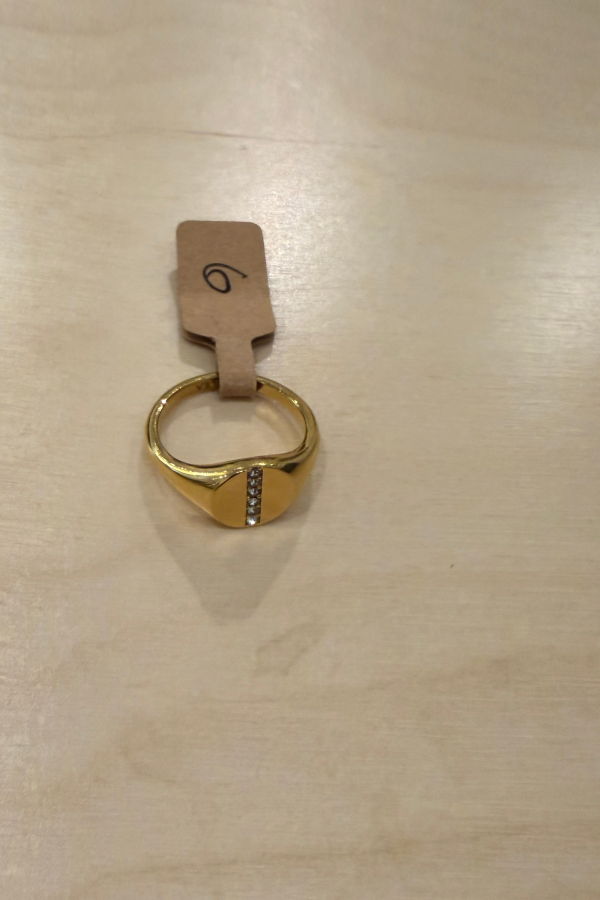 ATOLEA Sparkling Signet Ring