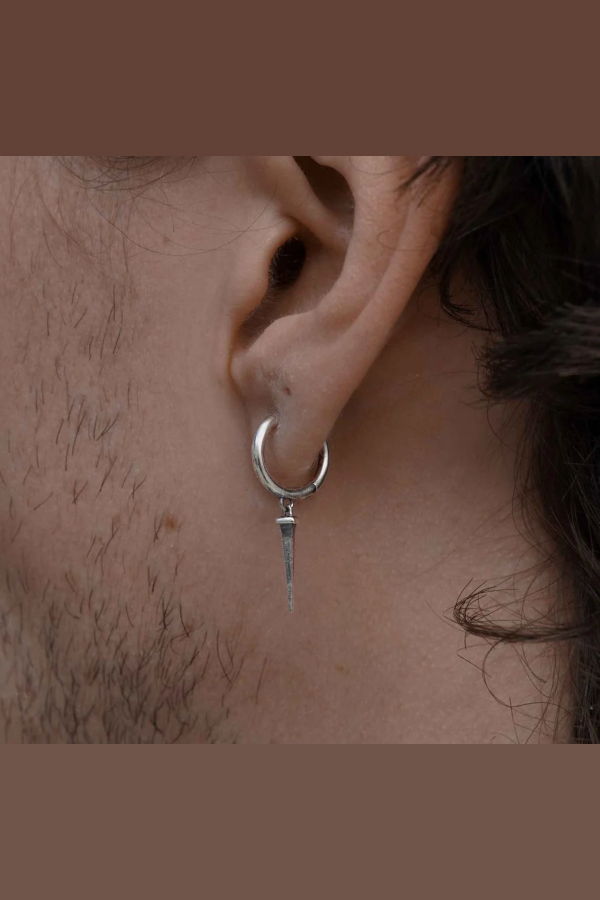 SUE THE BOY Nail Huggie Earring