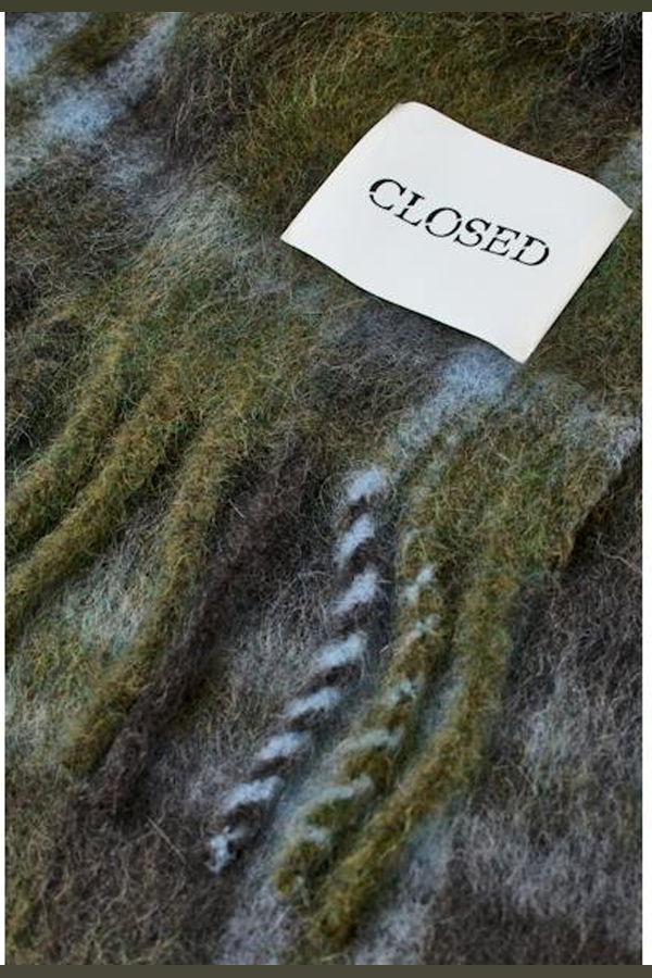 Closed Plaid Scarf